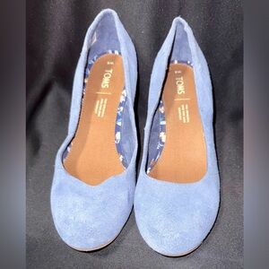 TOMS Women's Classic Blue Heels